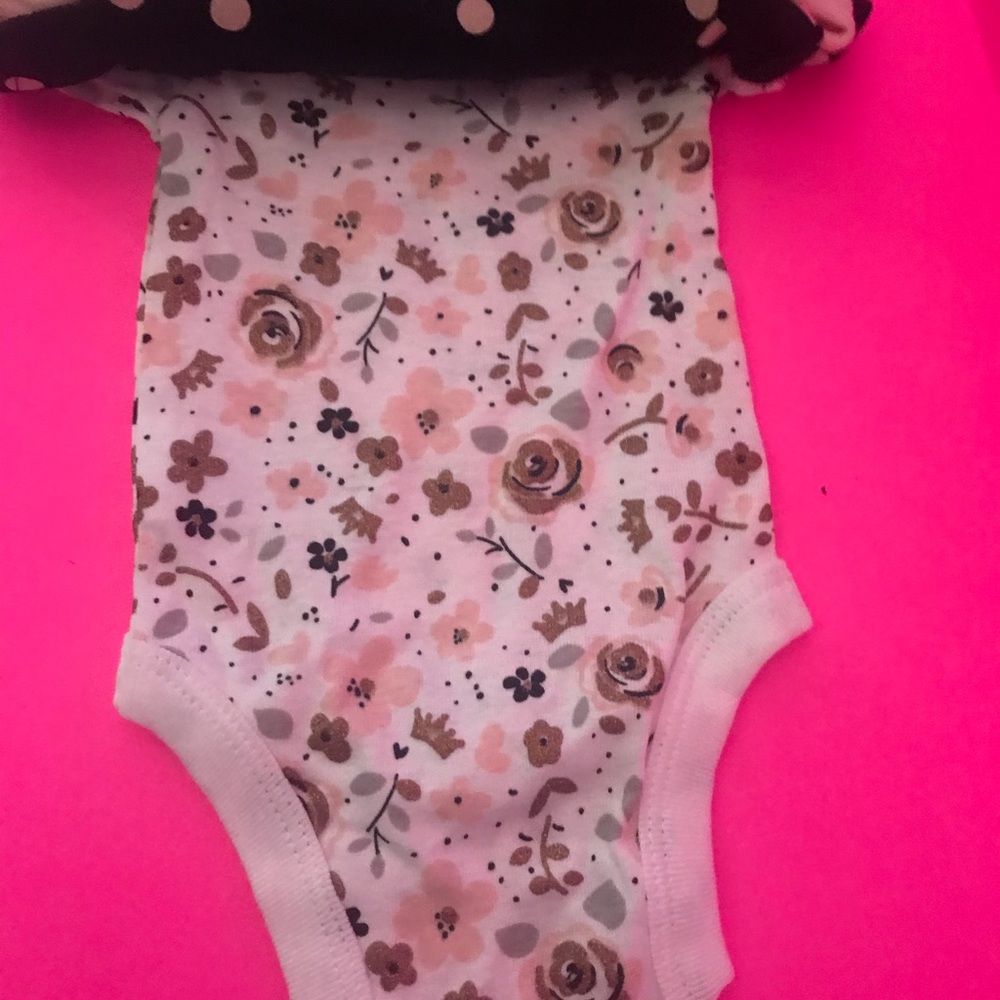 Onsie - Picture 3 of 5